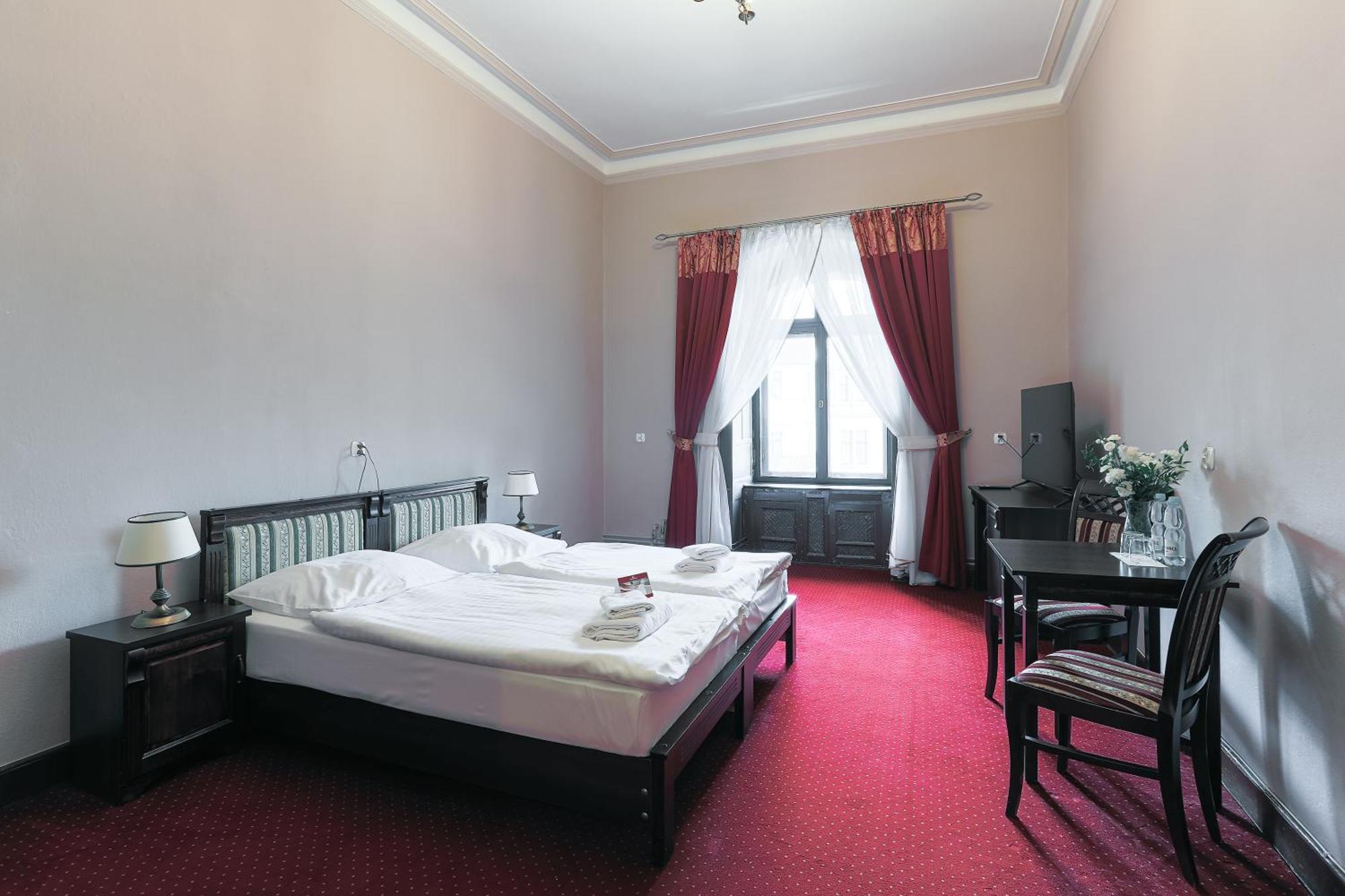 Moszna Zamek Hotel Exterior photo