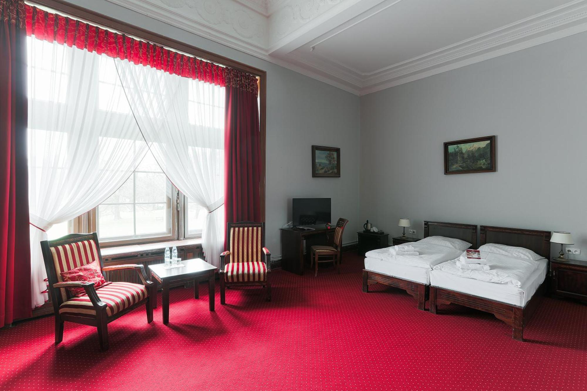 Moszna Zamek Hotel Exterior photo