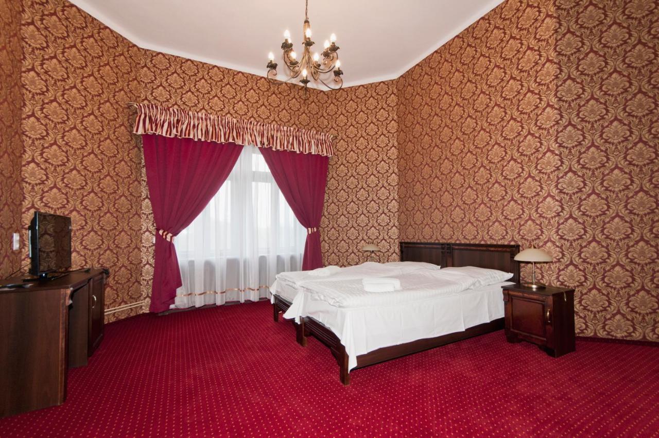 Moszna Zamek Hotel Exterior photo