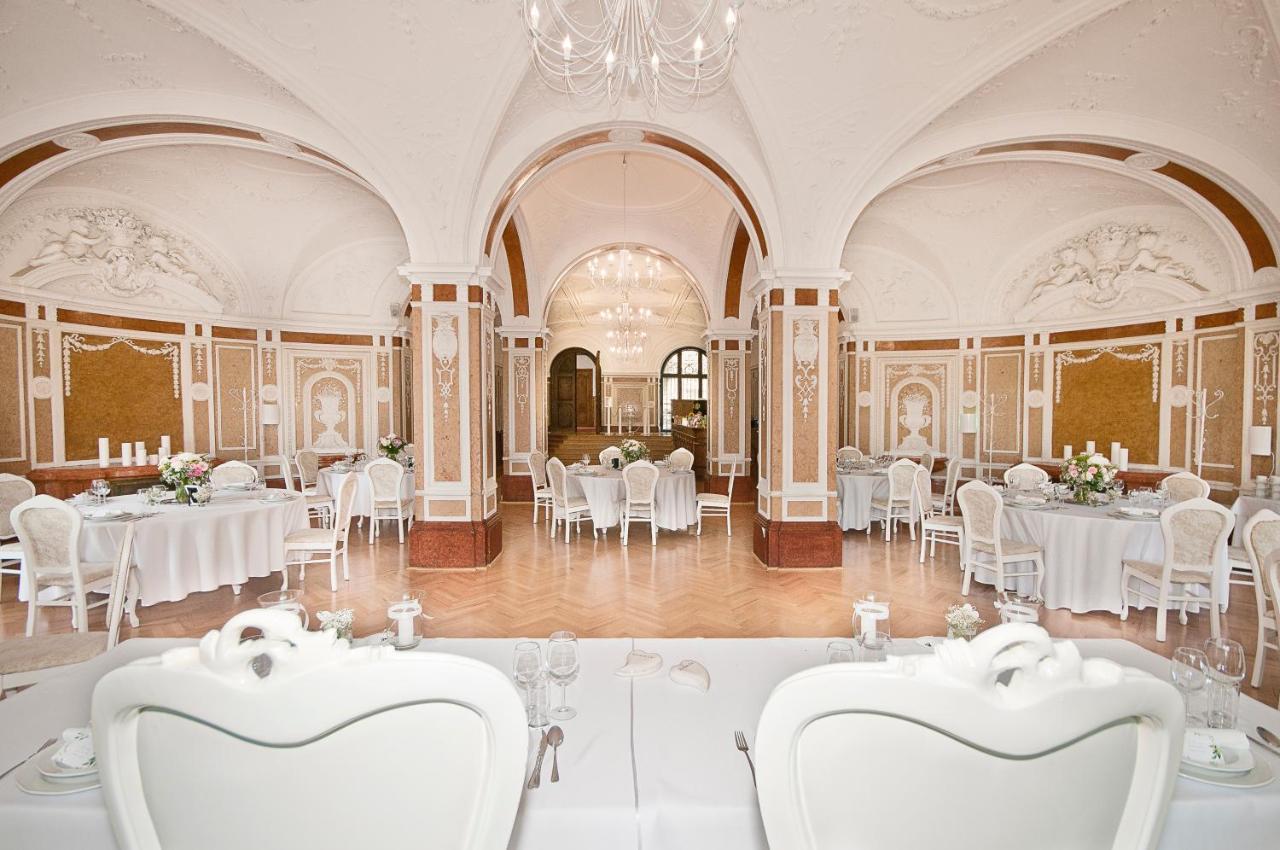 Moszna Zamek Hotel Exterior photo